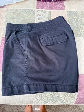Old Navy Black Skirt with Interior Contrast Trim